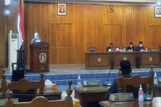 Legislatif Selesaikan...