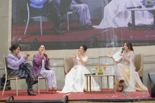 Upaya Membantu Wanita...