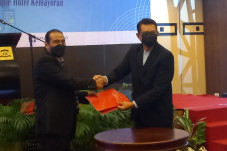 Upaya Memberikan Wawasan...