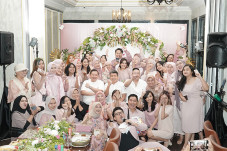 Madame Gie Gelar Intimate...