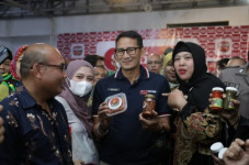 Sandiaga Uno Bantu Pasarkan...