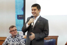 Suarakan Perdamaian,...