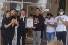 Buka 50 Outlet Secara...