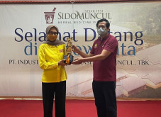 Menjadikan Lulusan Perguruan...