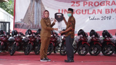 Bupati Winarti Beri...