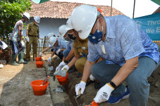 Kembangkan Bisnis Pureve,...