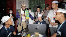 Sandiaga Beri Edukasi...