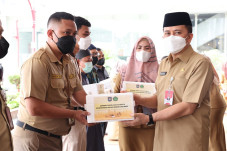 Kemendagri Bagikan 9.944...