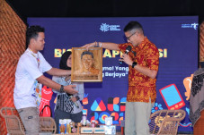 Sandiaga Uno Puji Karya...