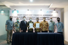 J Trust Bank Optimistis...