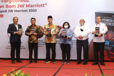 Kenang Tragedi Marriott,...