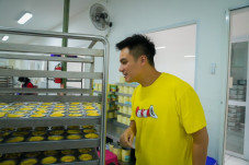 Buka Store Bakpia Wong,...