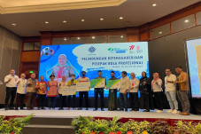 Pesepakbola Profesional...