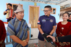 Sandiaga Uno Beri Kejutan...