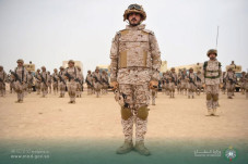 Pasukan Saudi dan Marinir...