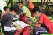 Tingkatkan Literasi...