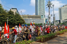 Meriahkan HUT ke-77...