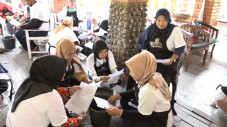 Bantu Buka Lapangan...
