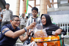 Terenyuh, Sandiaga Uno...