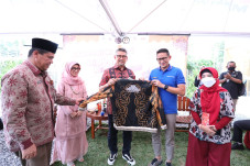 Sandiaga Uno Pacu Terbukanya...
