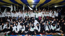 Berdayakan Ekonomi Pesantren,...
