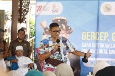 Sandiaga Uno Berbagi...