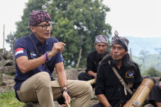 Lestarikan Musik Tradisional,...