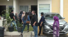 Merasa Tertipu, Puluhan...