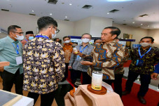 Dukung UMKM Naik Kelas,...