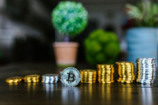Industri Kripto Berkembang...