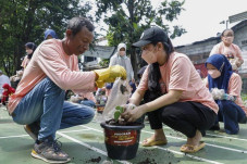 Siasati Harga Sembako,...