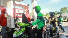Gelar Tebus BBM Murah,...