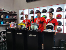 Kupas Tuntas Helm Supermoto...