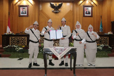 APBD Surabaya 2023 Disahkan,...