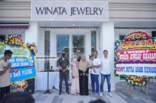 Hadir di Cikarang, Winata...