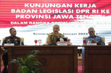 Ganjar Usul RUU Prioritas...