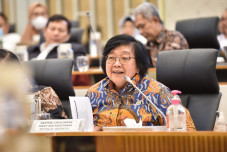 Menteri Siti Raker Bersama...