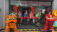 Chery Resmi Buka Diler...