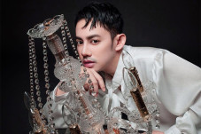 Rilis Single Manusia...