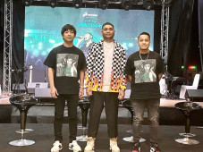 Rilis Album Perdana...