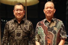 Momen Hangat Hary Tanoe...
