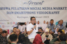 Sandiaga Uno Berbagi...