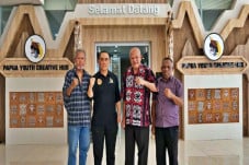 Tokoh Agama : Gedung...