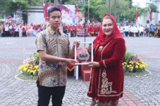 Di Acara Dugderan, Mbak...