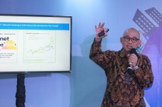 Meneropong Pentingnya...
