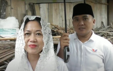 Bagikan Paket Sembako...