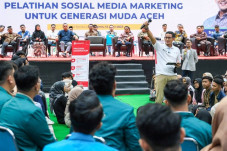 Sandiaga Uno Beri Beasiswa...