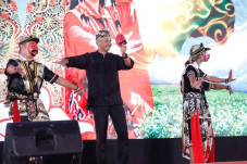 Perbanyak Bangun Creative...