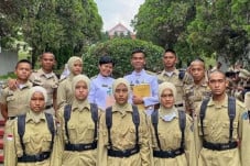Sekolah Kedinasan di...