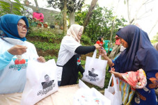 Harga Sembako Dijual...